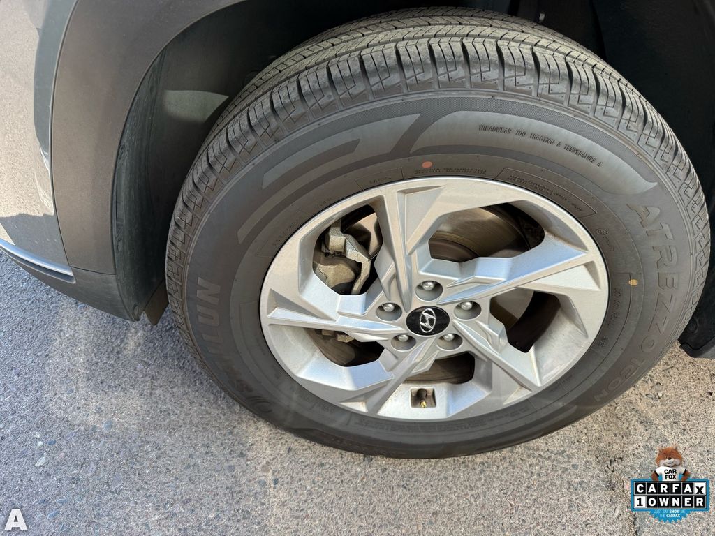 Used 2024 Gray Hyundai SEL image 6