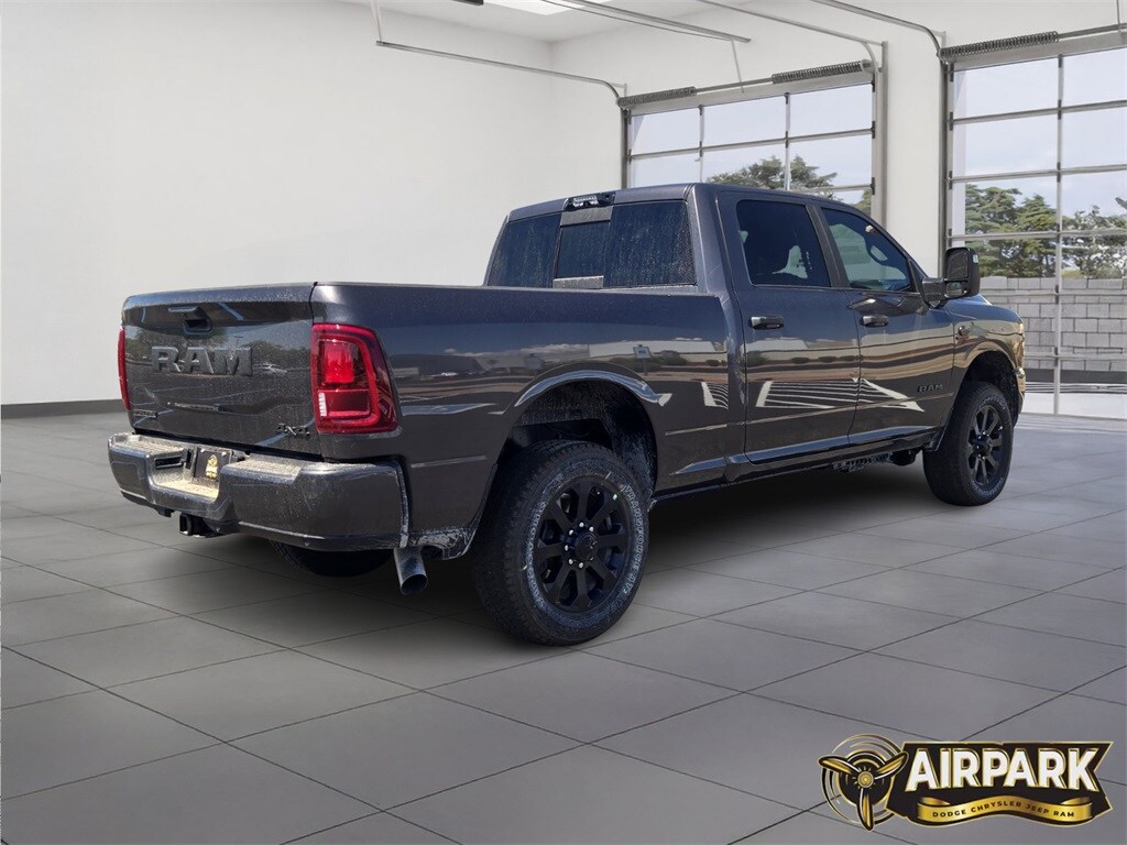 2026 Ram 3500 Big Horn photo 4