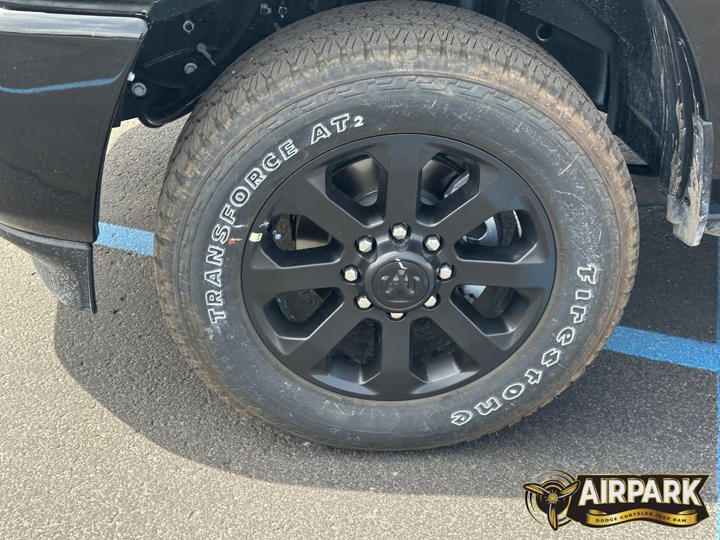 New 2026 Diamond Black Crystal Pearlcoat Ram Laramie image 10