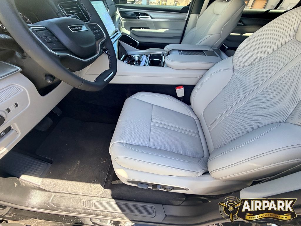 New 2026 High Gloss Black Jeep Base image 15