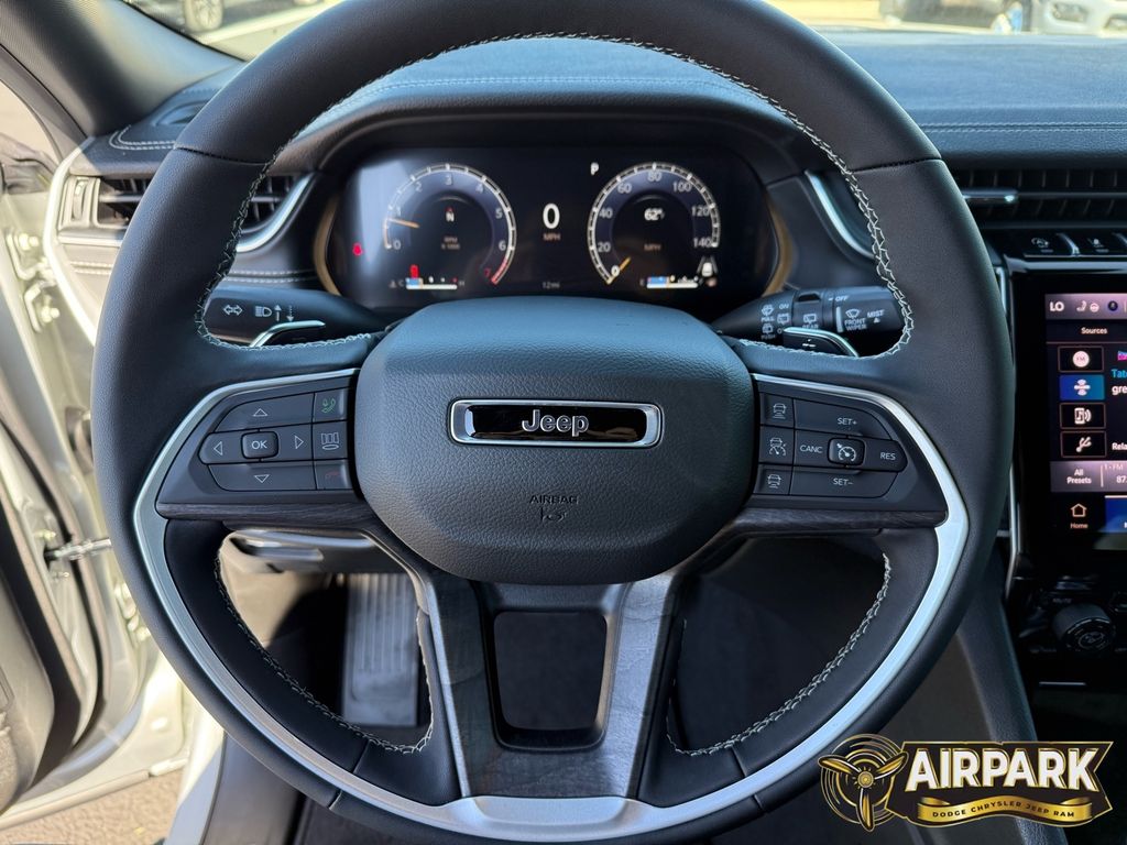 Used 2025 Silver Zynith Jeep Limited image 17