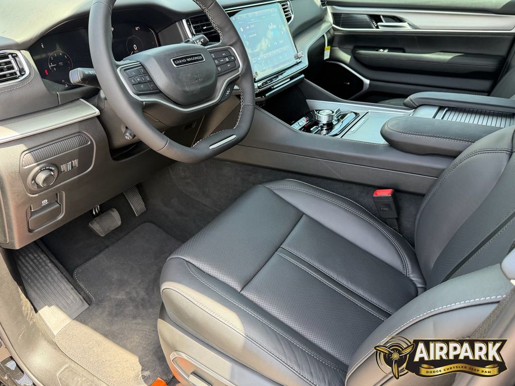 New 2026 High Gloss Black Jeep Limited image 18