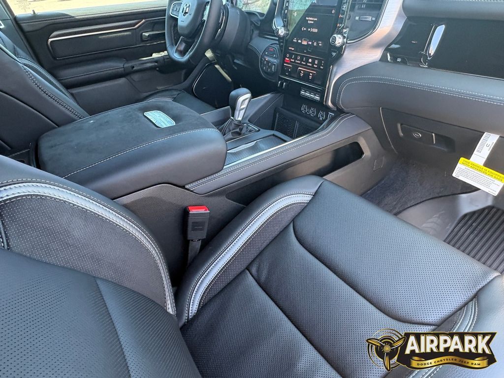 New 2026 Diamond Black Crystal Pearlcoat Ram RHO image 11