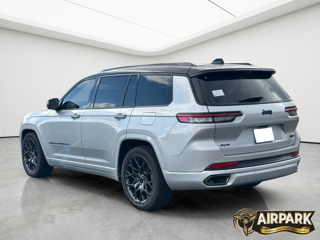 New 2025 Silver Zynith Jeep Summit image 7