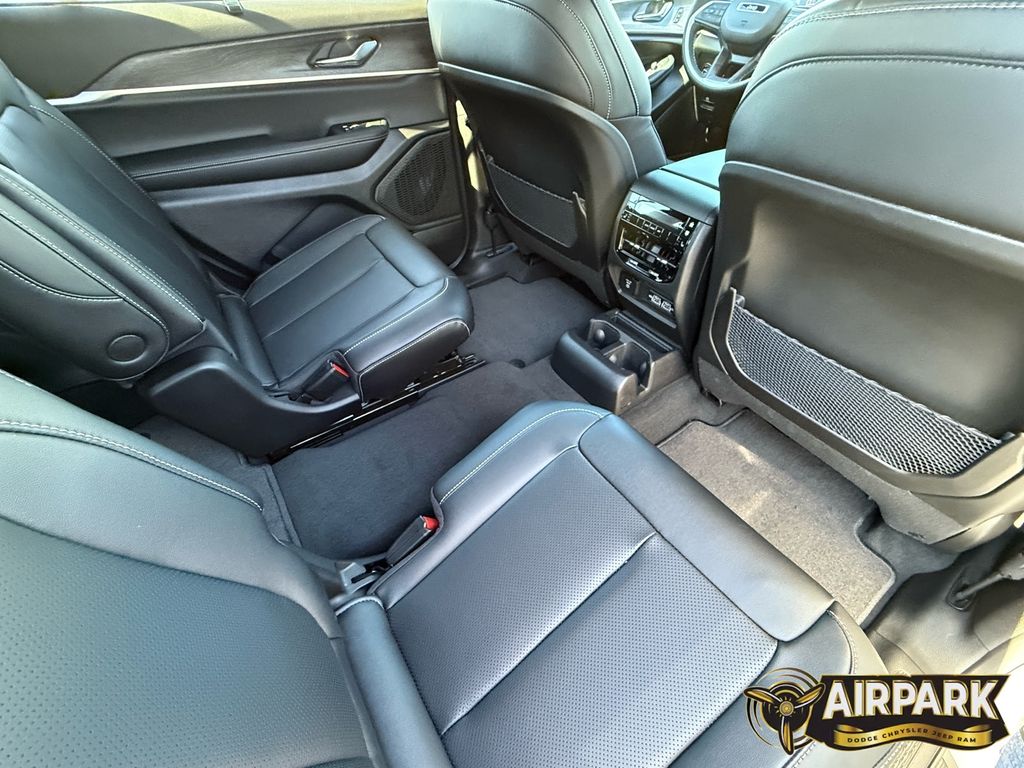 Used 2025 Silver Zynith Jeep Limited image 22