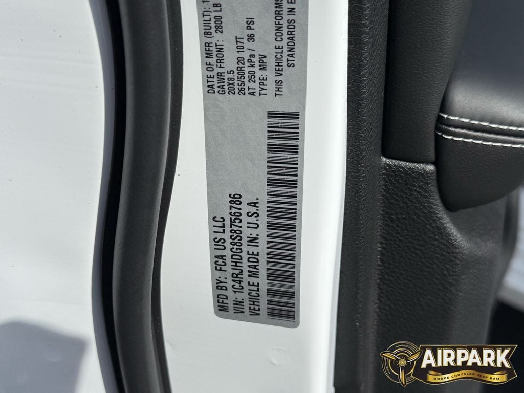 New 2025 Bright White Jeep Overland image 31