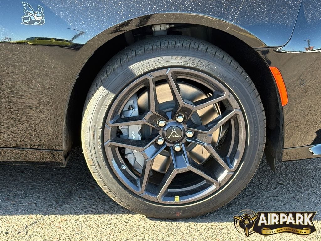 New 2026 Diamond Black Crystal Pearlcoat Dodge Scat Pack image 10