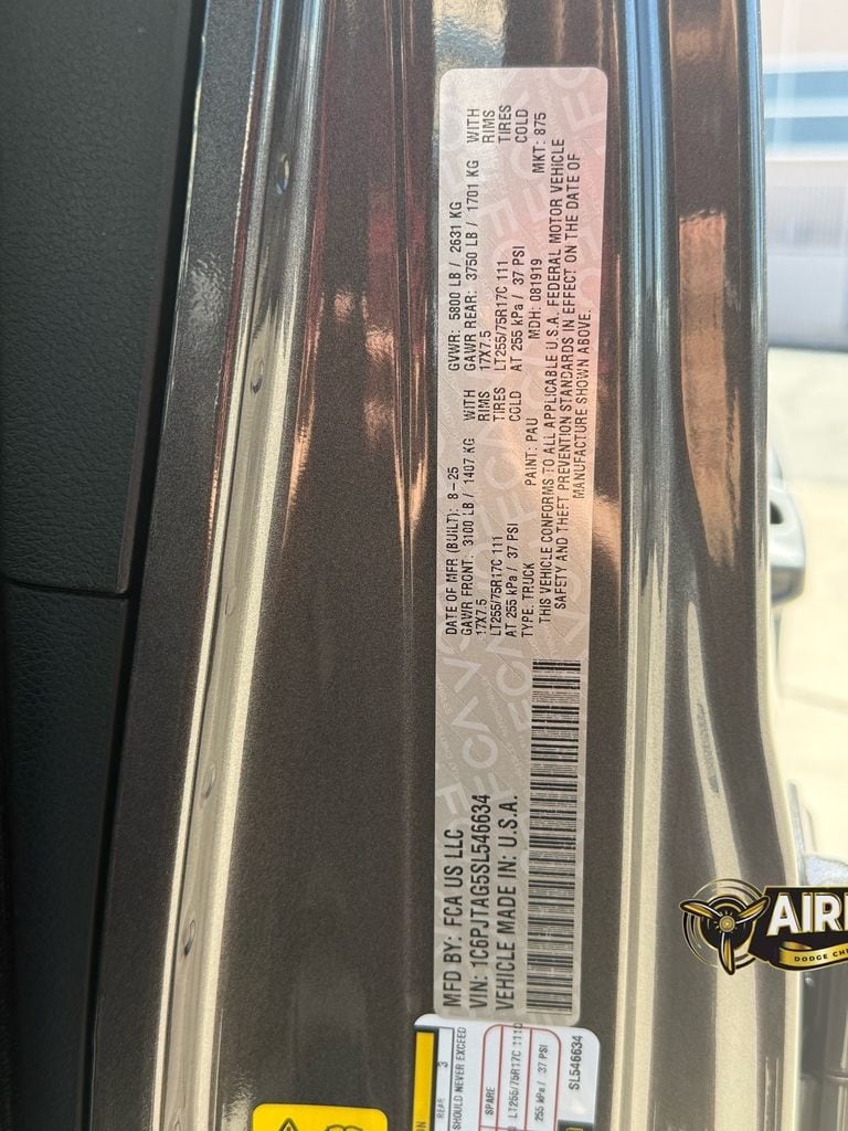 New 2025 Granite Crystal Jeep Sport image 21