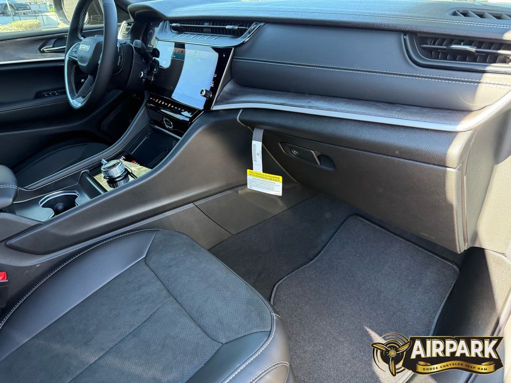 New 2026 Baltic Gray Jeep Laredo image 25