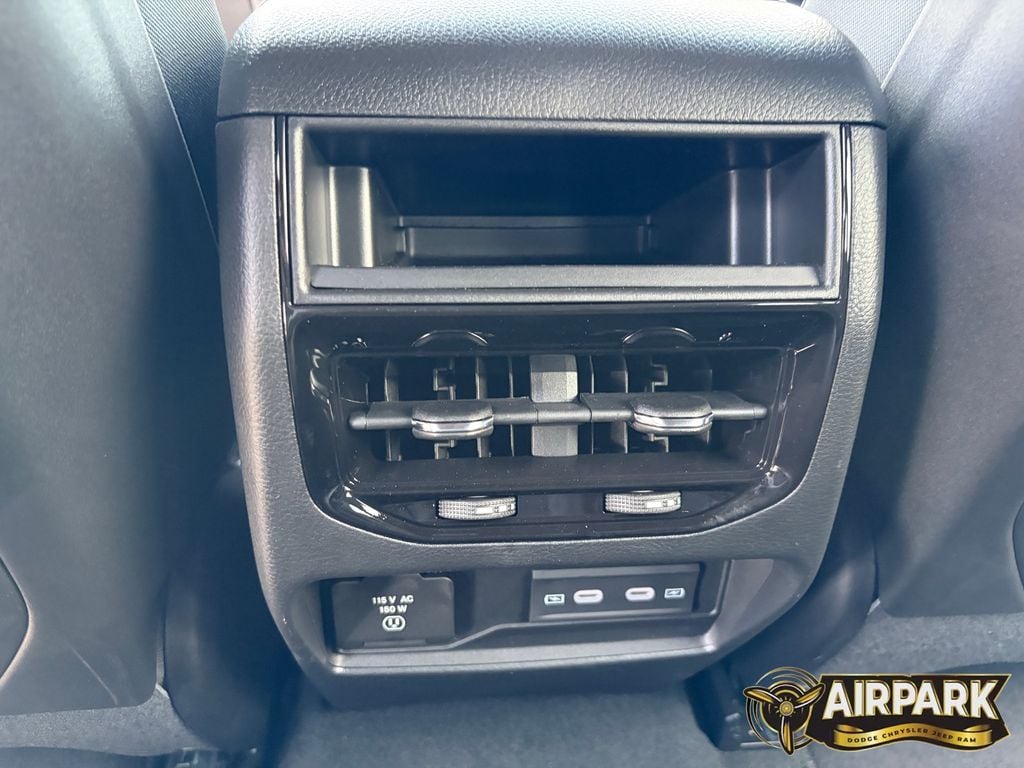 New 2026 Diamond Black Crystal Pearlcoat Jeep Laredo image 14