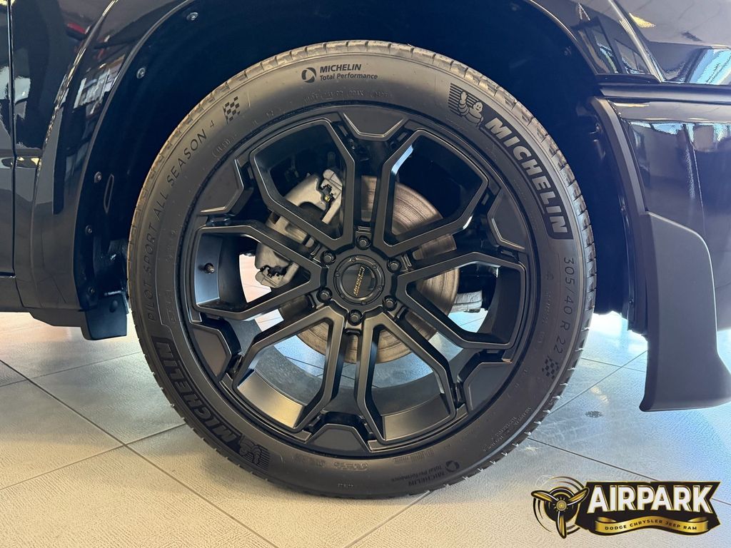 New 2026 Diamond Black Crystal Pearlcoat Ram DC650 image 10