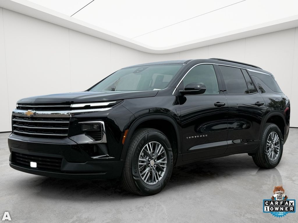 Used 2025 Chevrolet Traverse LT SUV