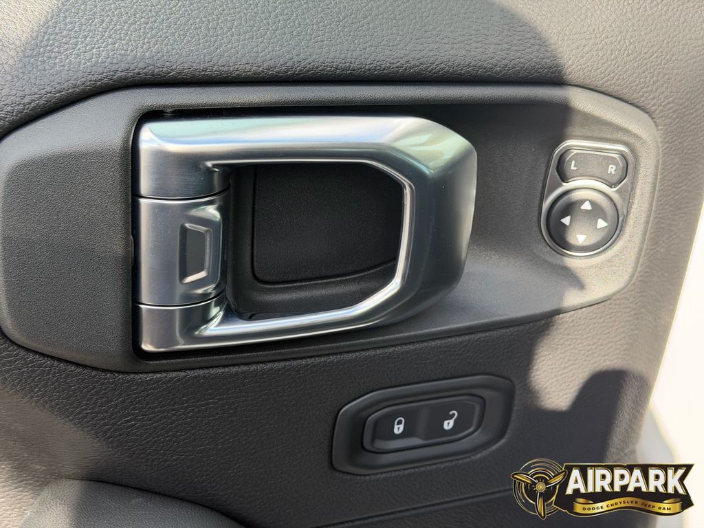 New 2026 Bright White Jeep Rubicon image 14