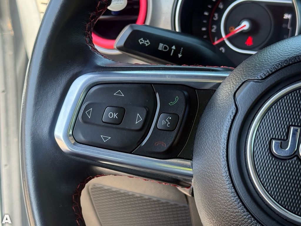 Used 2022 Silver Zynith Clearcoat Jeep Rubicon image 16