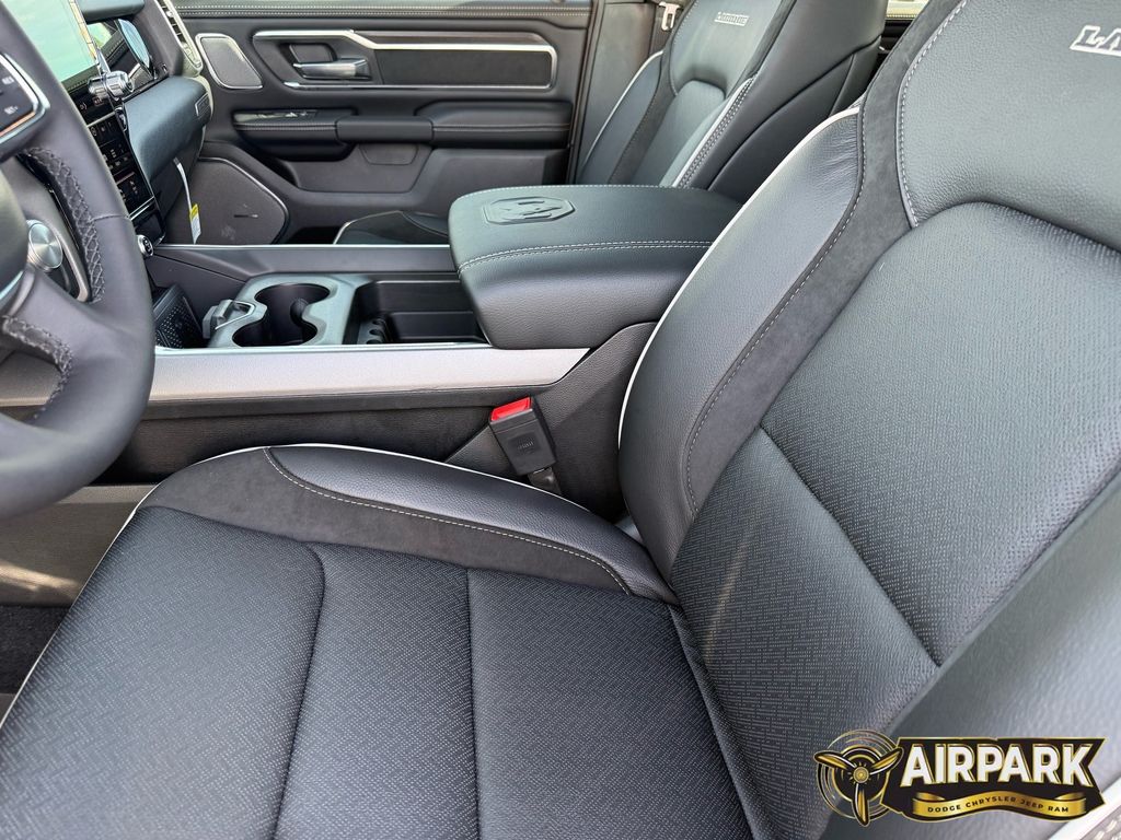 New 2026 Diamond Black Crystal Pearlcoat Ram Laramie image 12