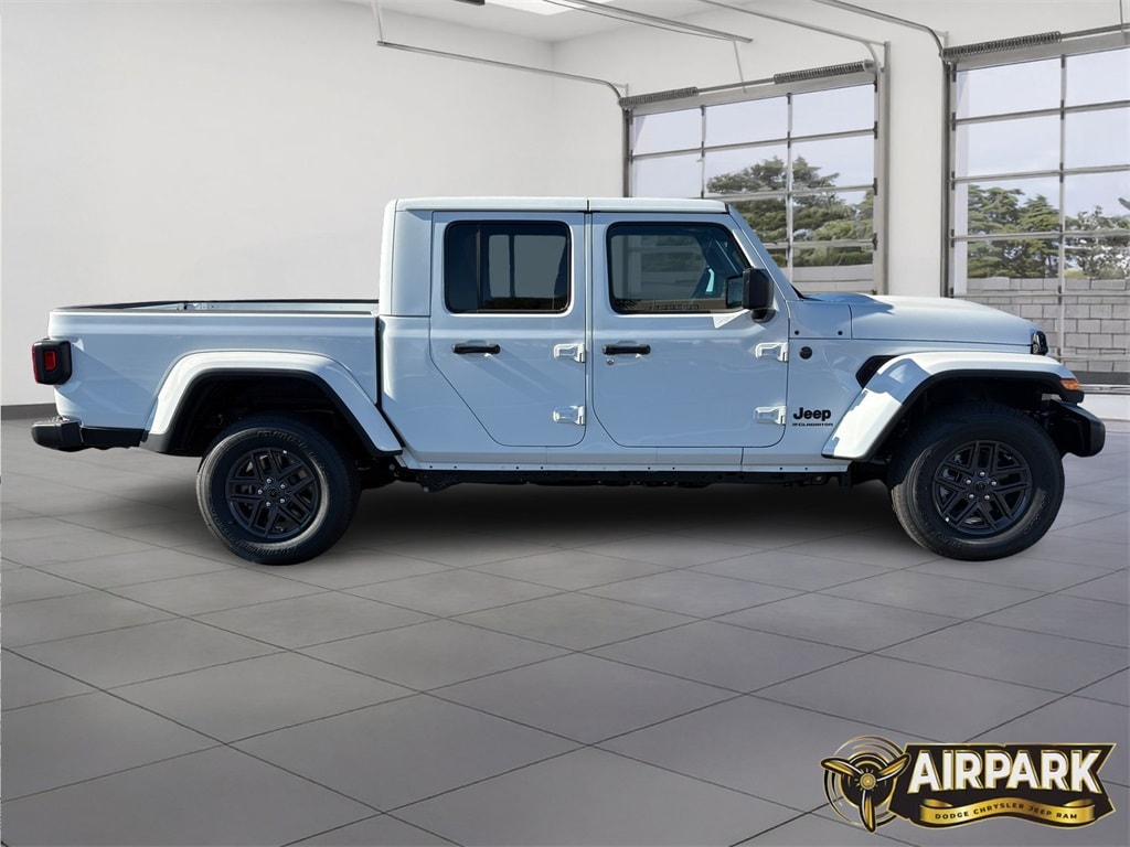New 2025 Jeep Gladiator Sport Pickup