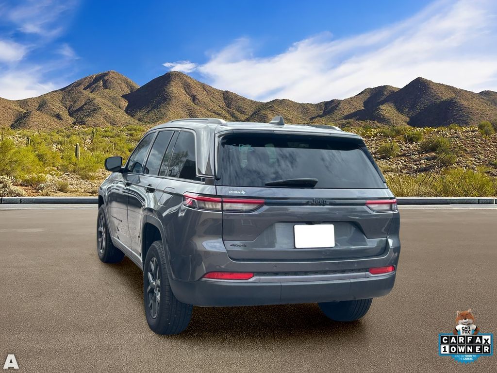 Used 2026 Baltic Gray Metallic Clearcoat Jeep Altitude image 3