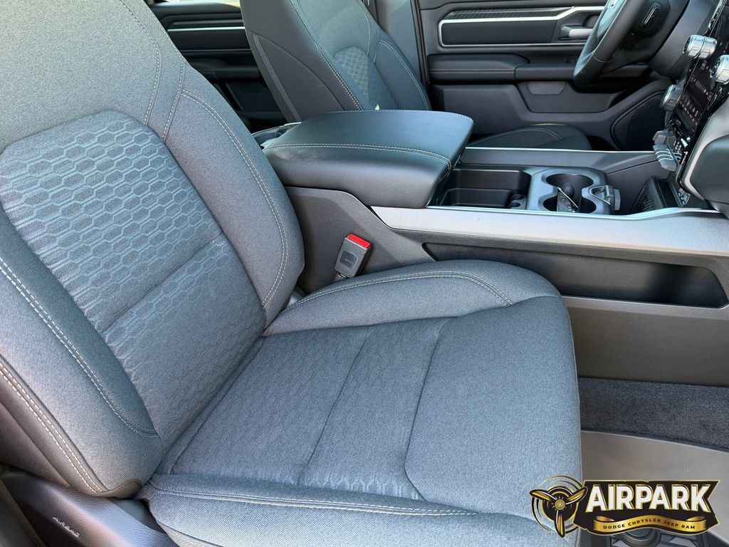 New 2026 Diamond Black Crystal Pearlcoat Ram Big Horn/Lone Star image 11