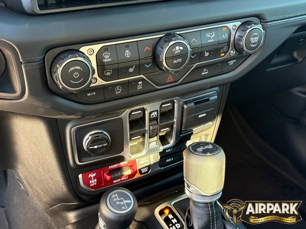 New 2026 Bright White Jeep Rubicon image 17