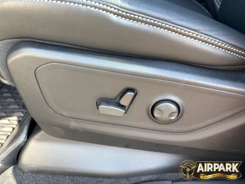 New 2026 Diamond Black Crystal Pearlcoat Ram Rebel image 11