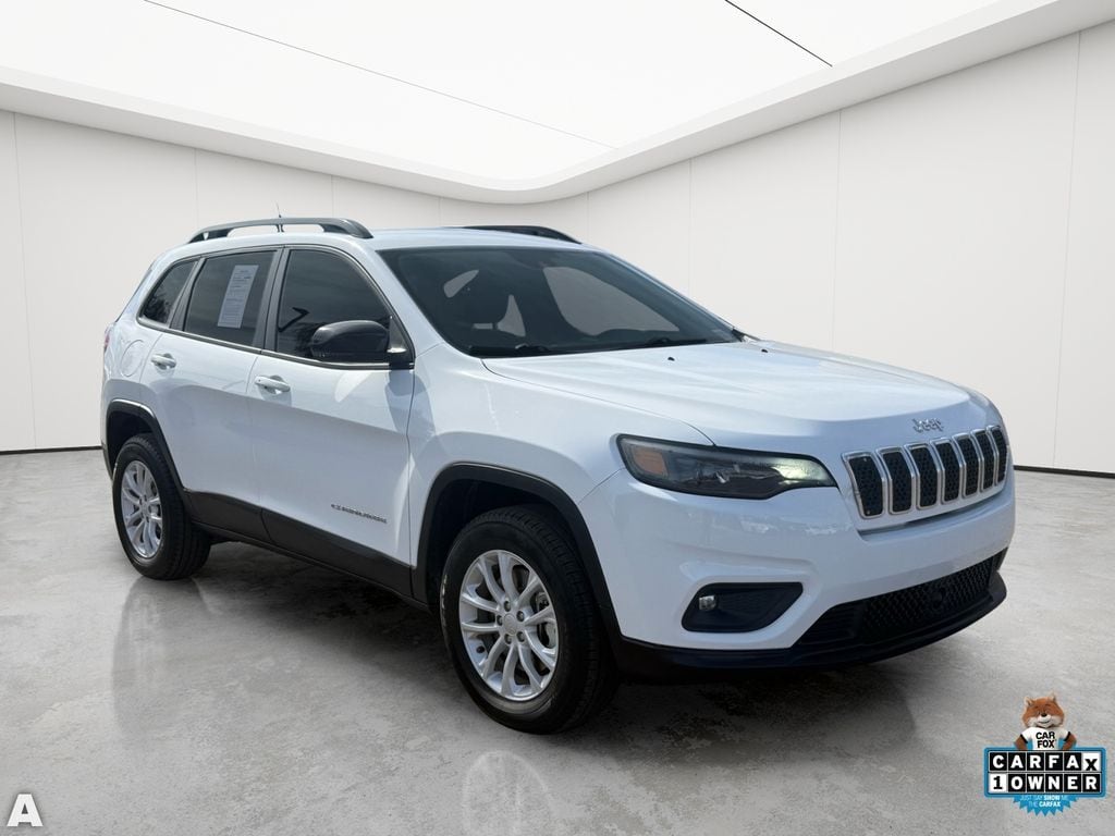 Used 2022 Bright White Clearcoat Jeep Latitude Lux image 9
