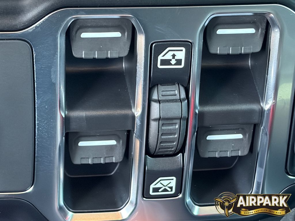 New 2026 Hydro Blue Pearlcoat Jeep Mojave image 29