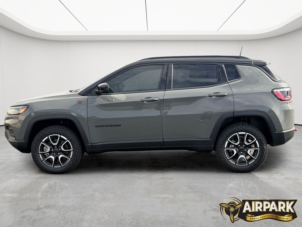 New 2026 Sting-Gray Jeep Trailhawk image 7