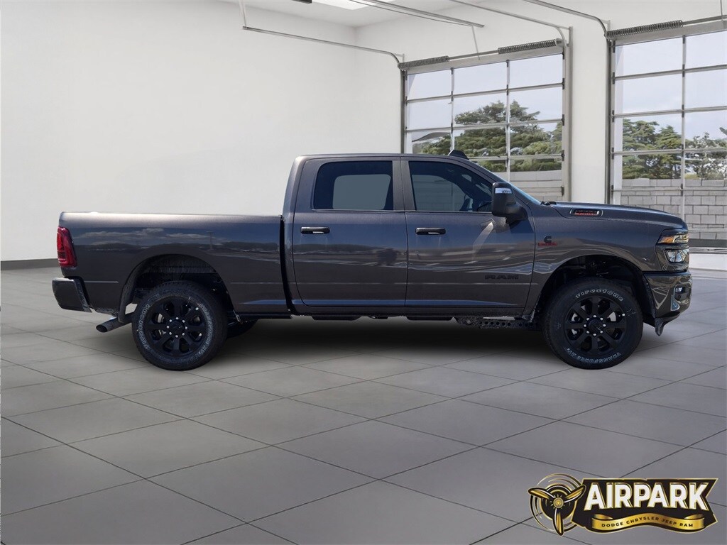 2026 Ram 3500 Big Horn photo 3