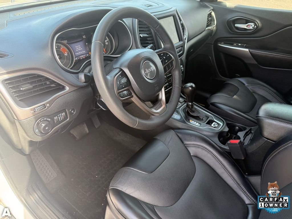 Used 2022 Bright White Clearcoat Jeep Latitude Lux image 11