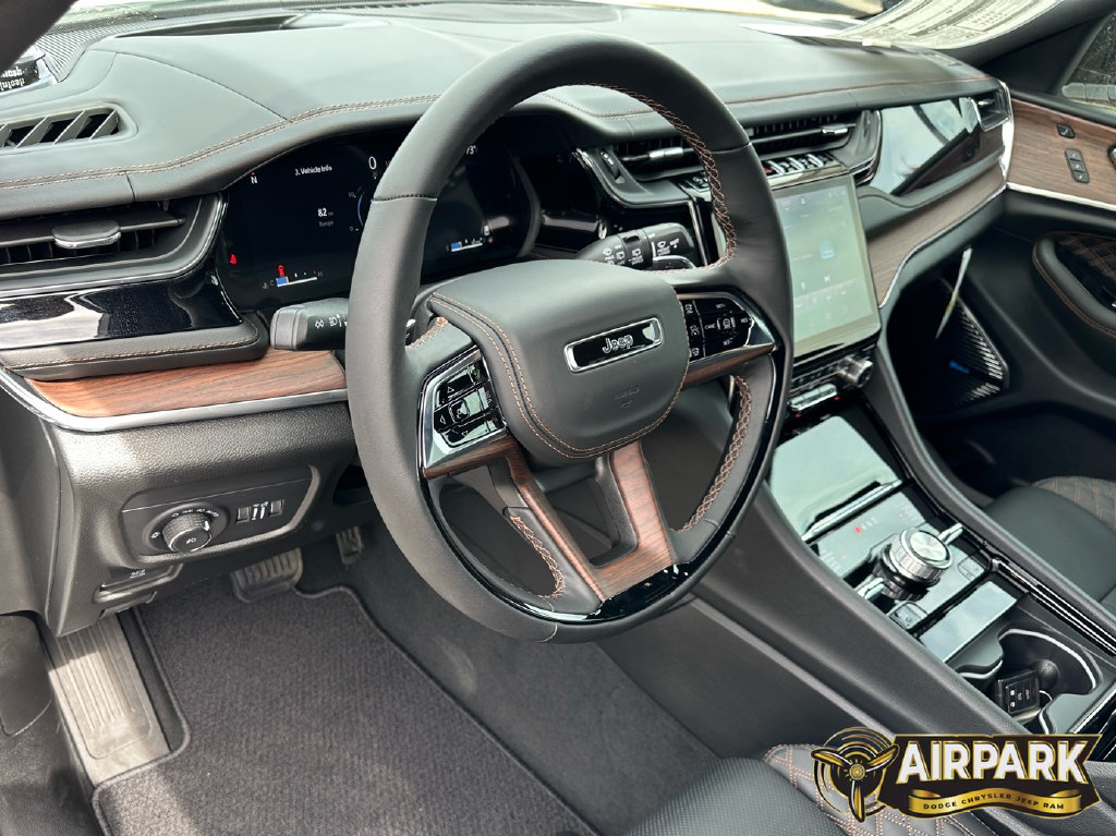 2025 Jeep Grand Cherokee Summit - Photo 16