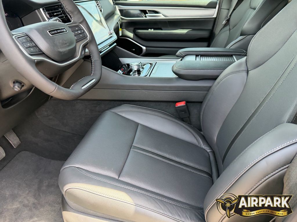 New 2026 High Gloss Black Jeep Limited image 19
