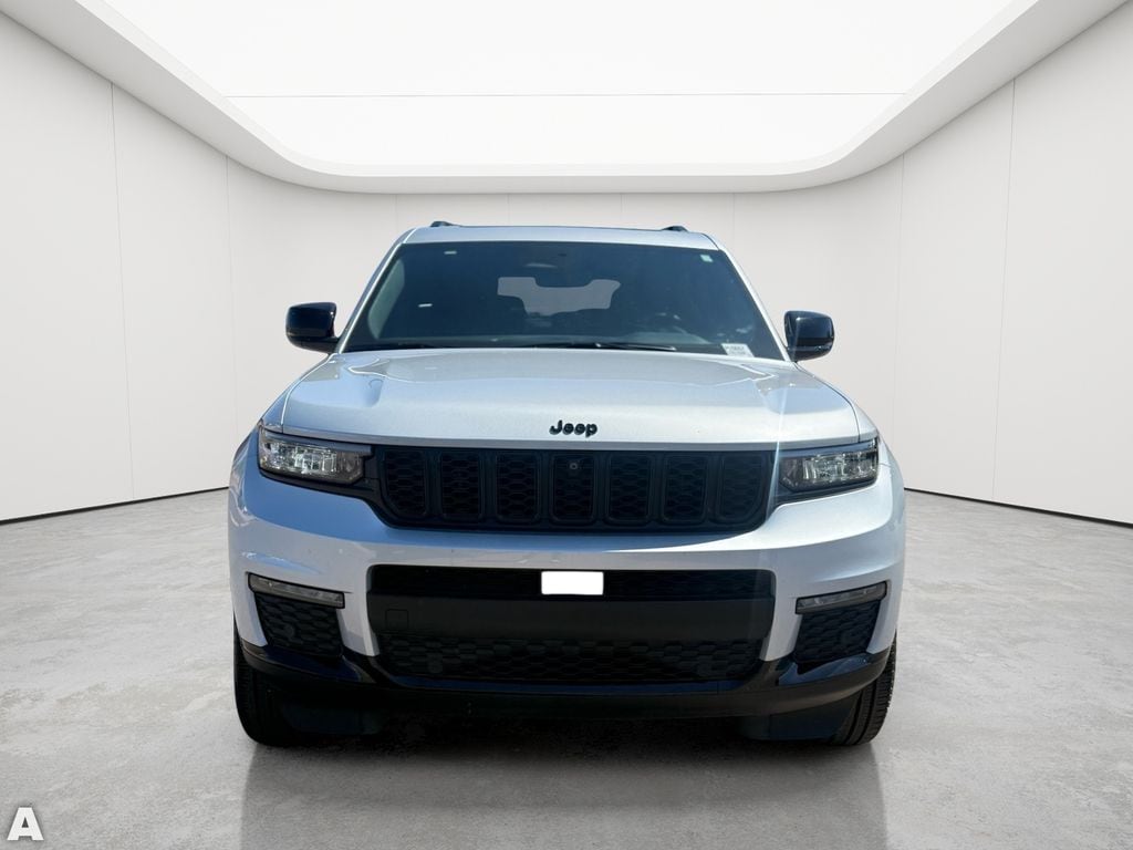 Used 2025 Silver Zynith Jeep Limited image 5