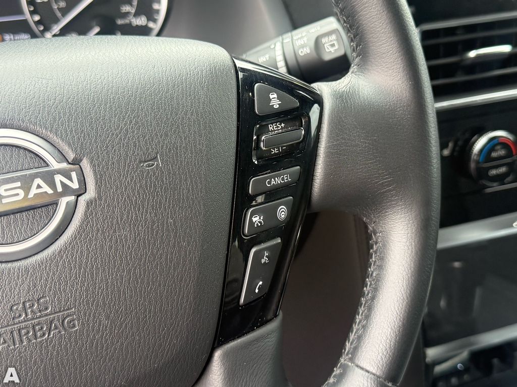 Used 2022 Aspen White Tricoat Nissan SL image 17