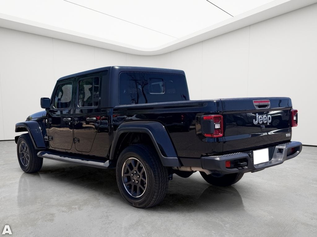 Used 2023 Jeep Gladiator Overland Truck