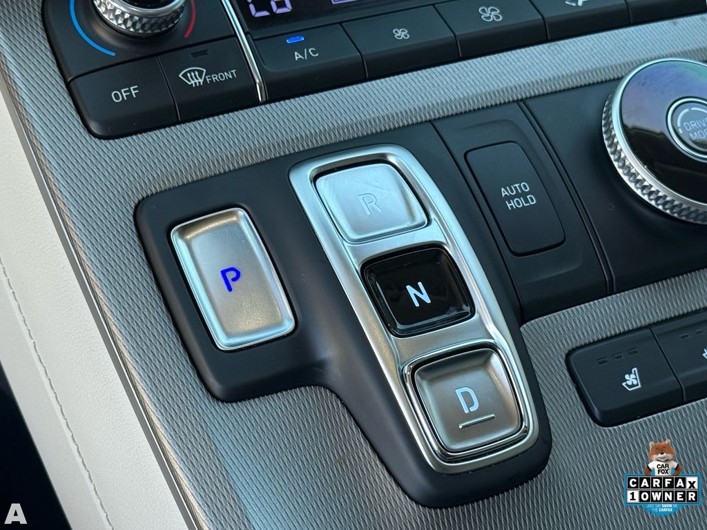 Used 2022 Abyss Black Pearl Hyundai Limited image 23