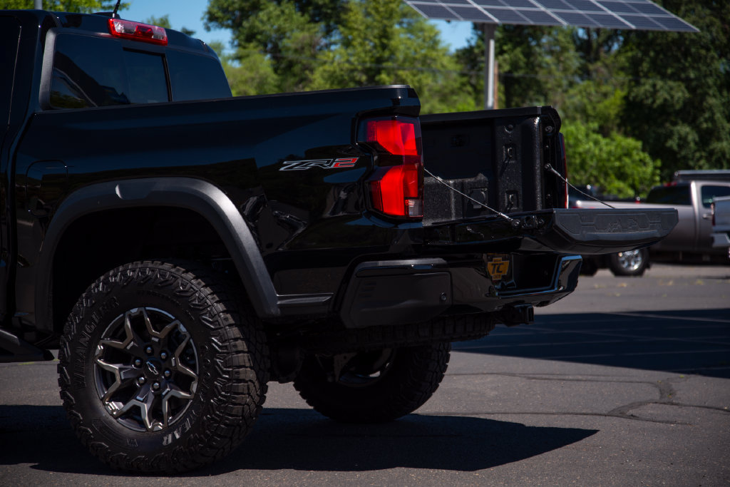 2026 Chevrolet Colorado ZR2 - Photo 9
