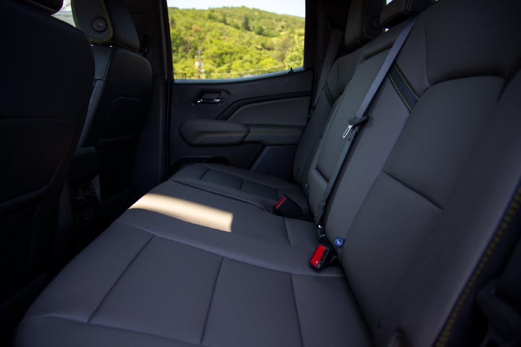 2026 Chevrolet Colorado ZR2 - Photo 15