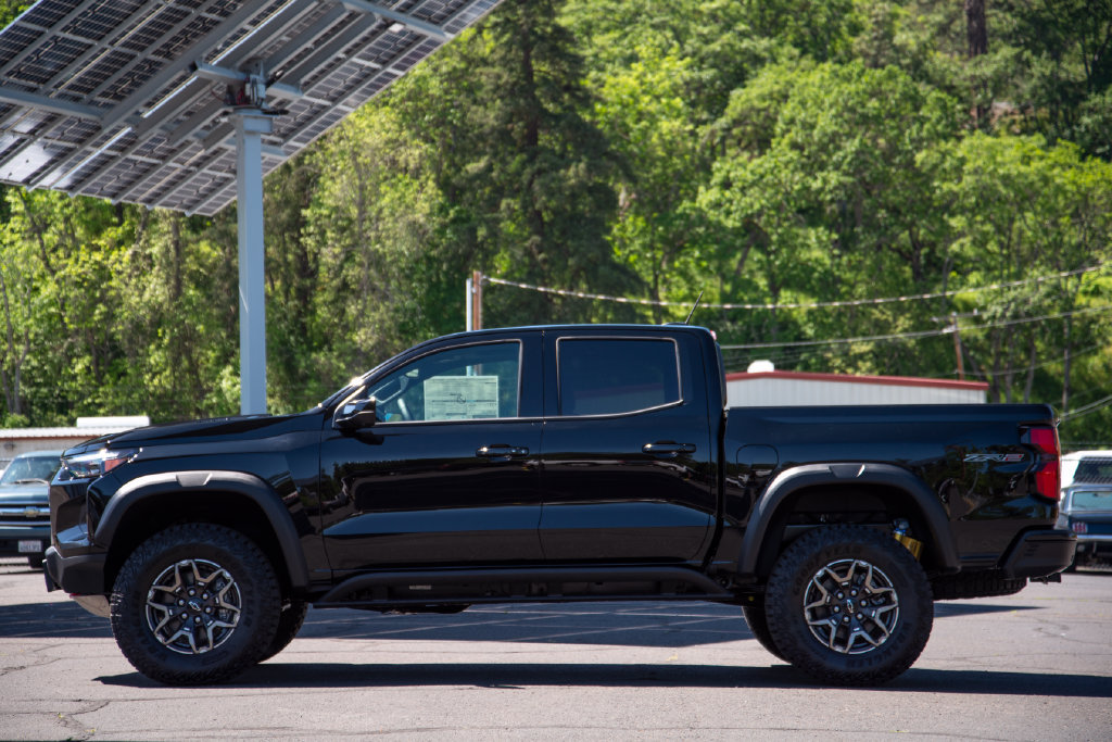 2026 Chevrolet Colorado ZR2 - Photo 6