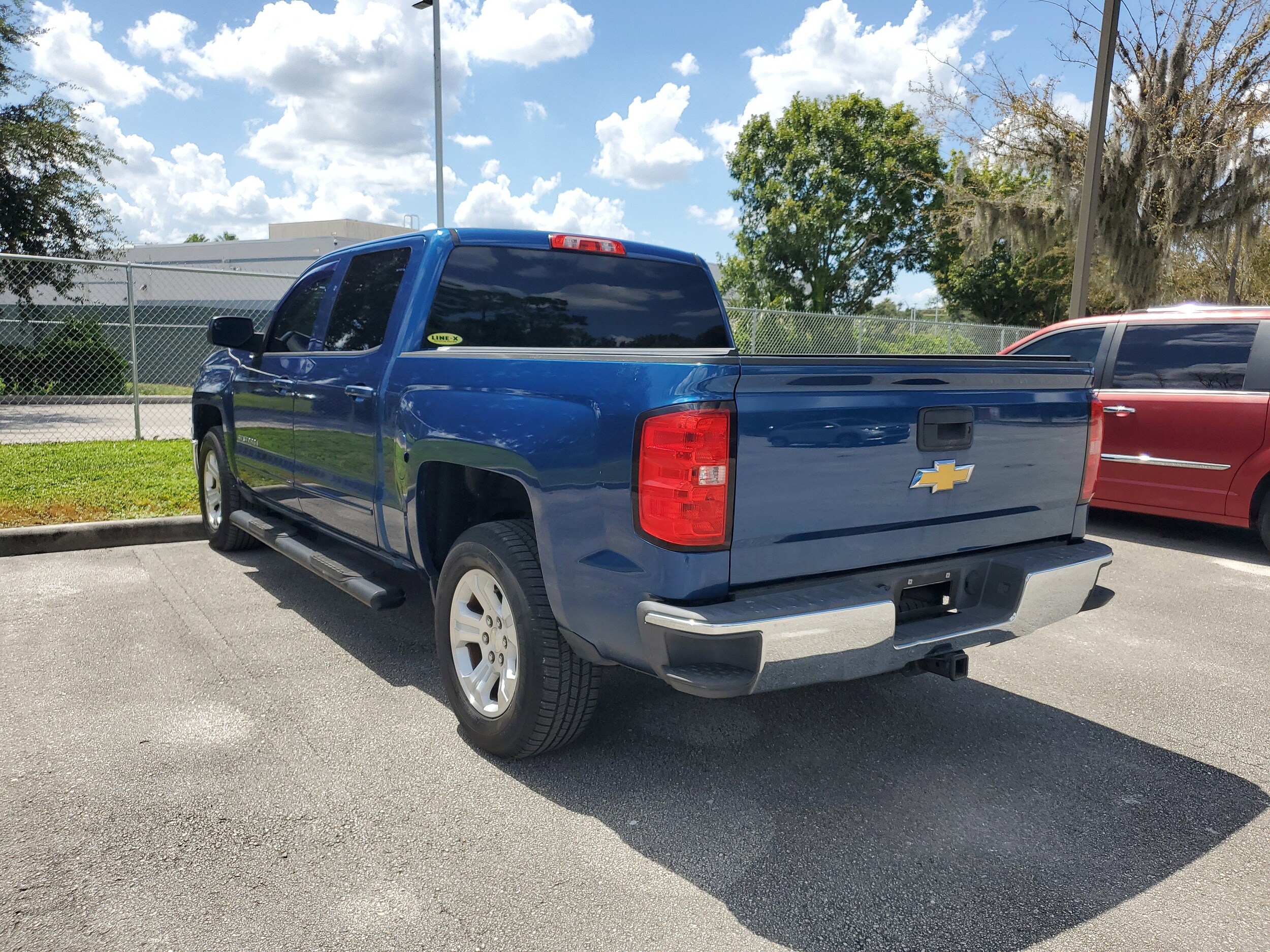2015 Chevrolet Silverado 1500 LT photo 2