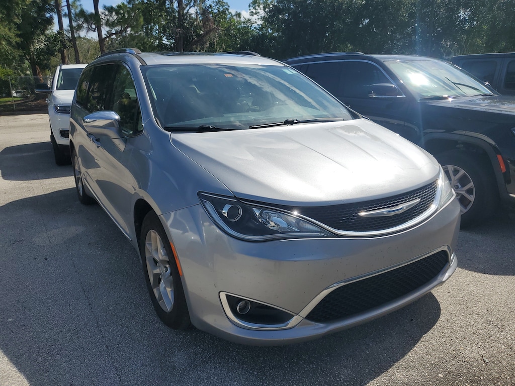 Used 2018 Chrysler Pacifica Limited Van