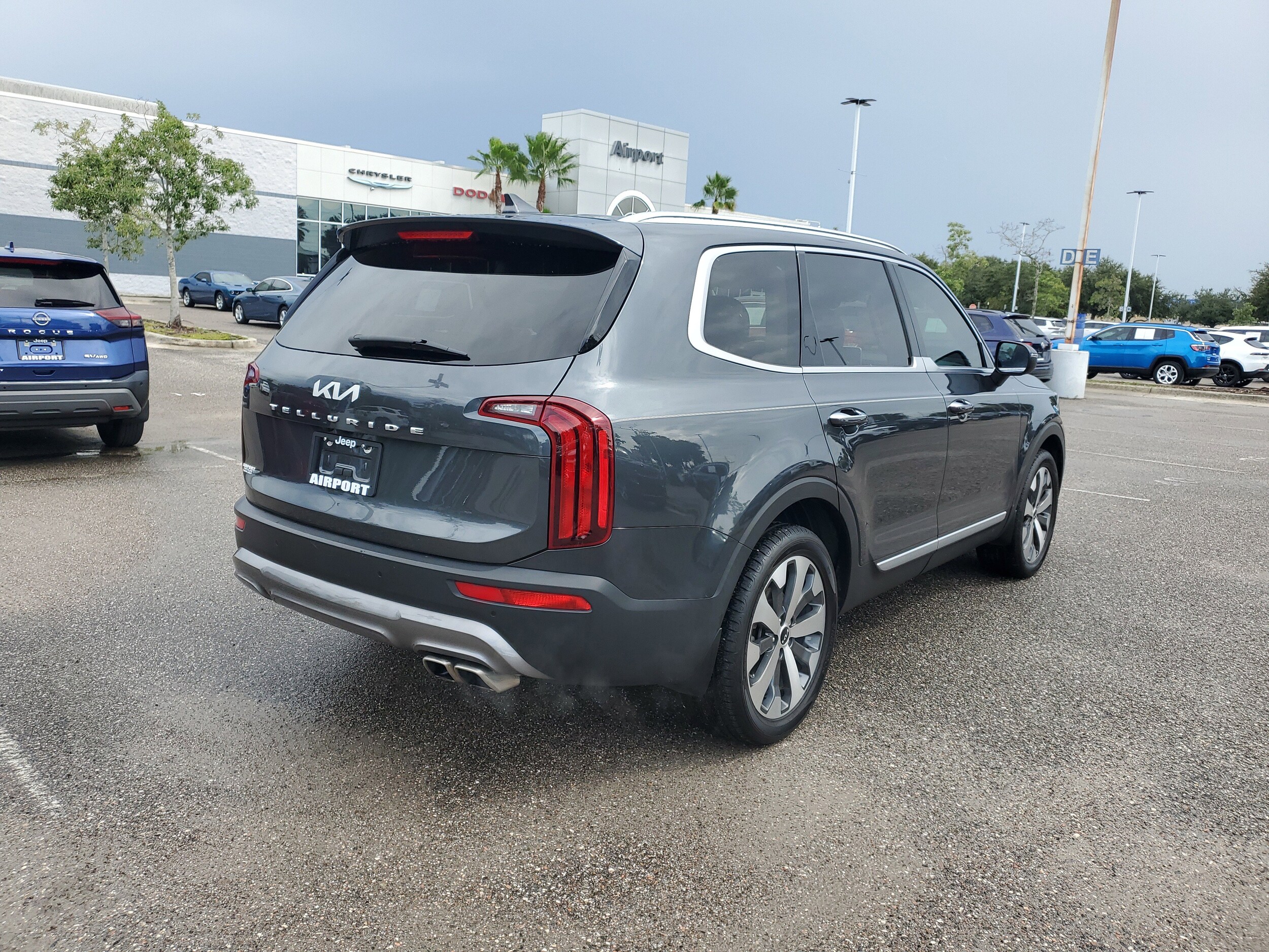 2022 Kia Telluride S photo 3