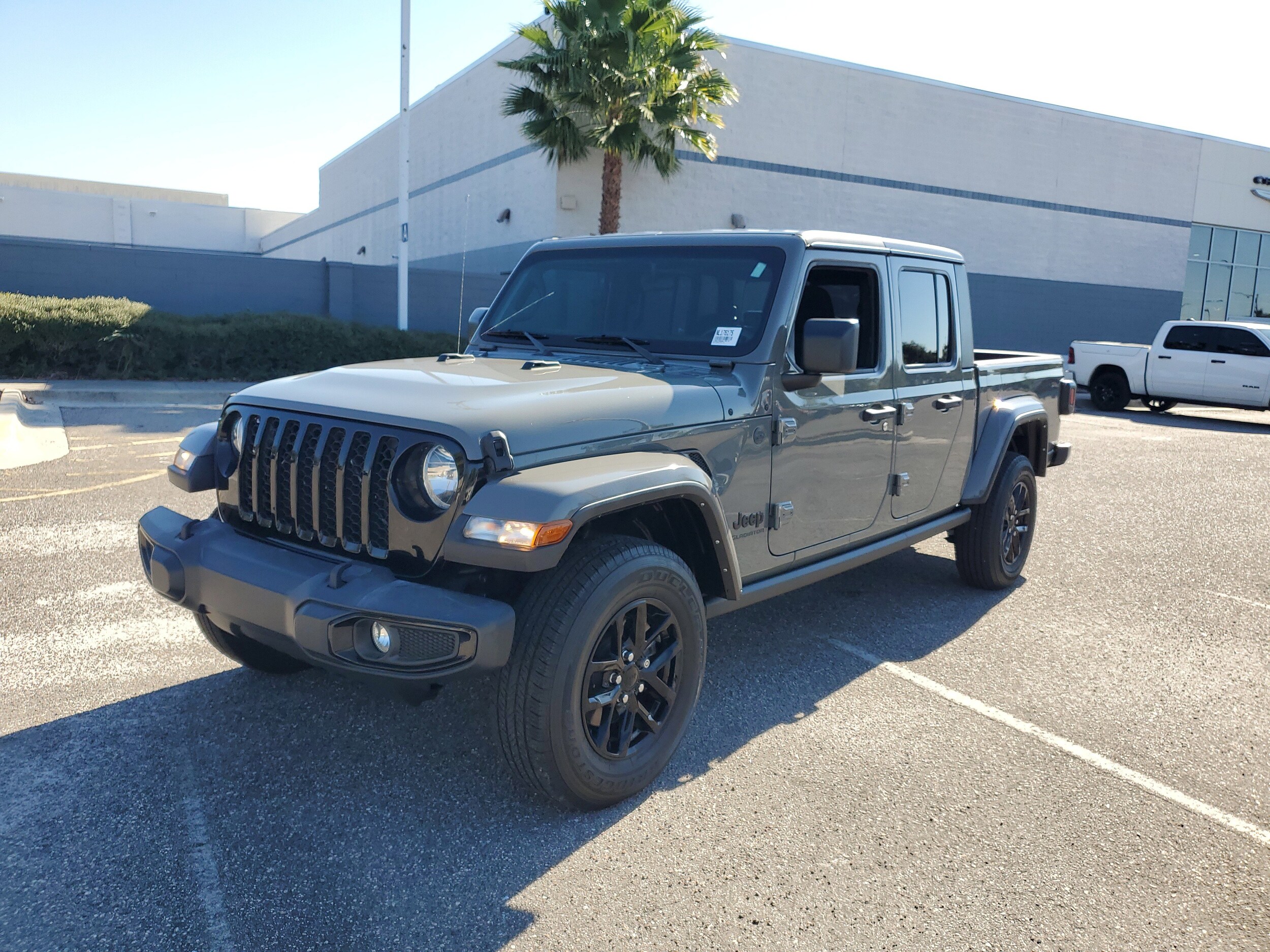 2022 Jeep Gladiator Sport Altitude photo 2