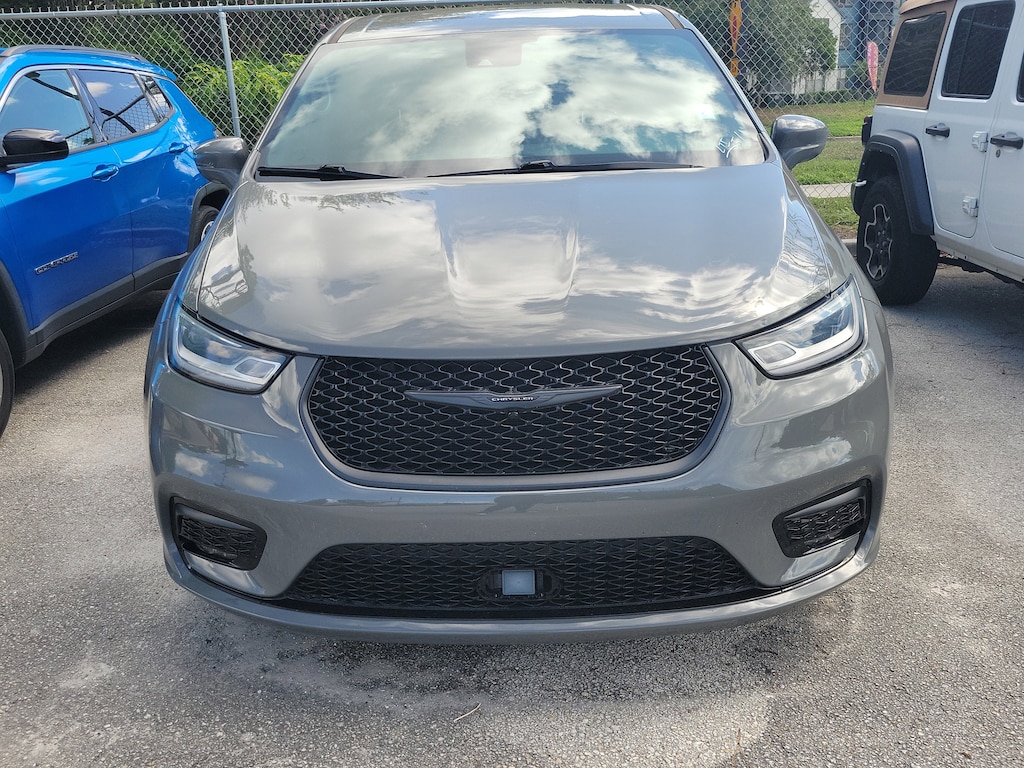 Used 2022 Chrysler Pacifica Hybrid Touring L Van Passenger Van