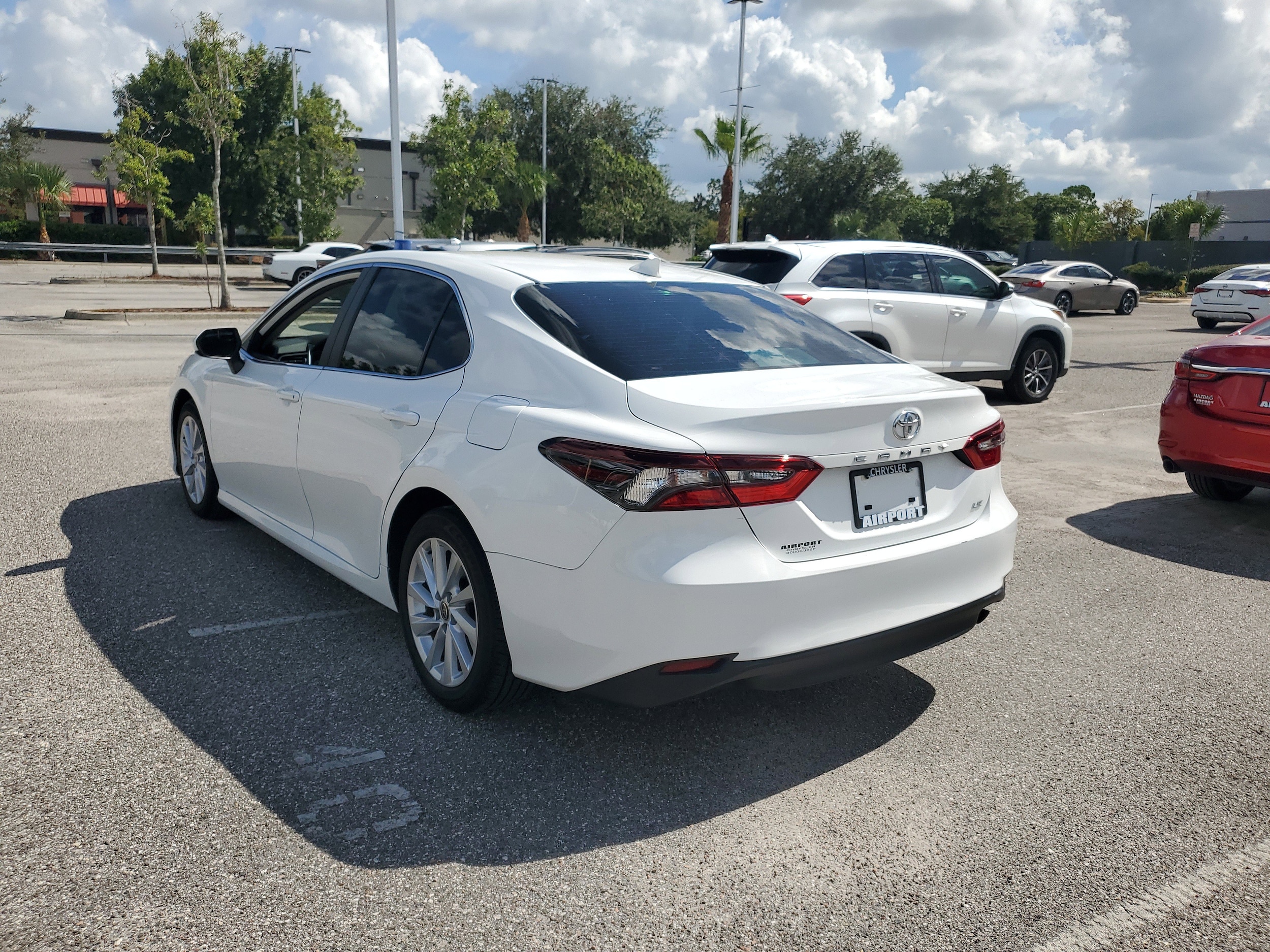 2023 Toyota Camry LE photo 3