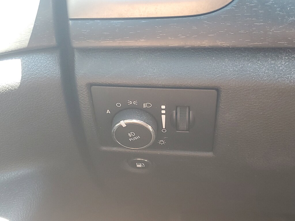 Used 2018 Jeep Grand Cherokee Laredo 4x4 SUV