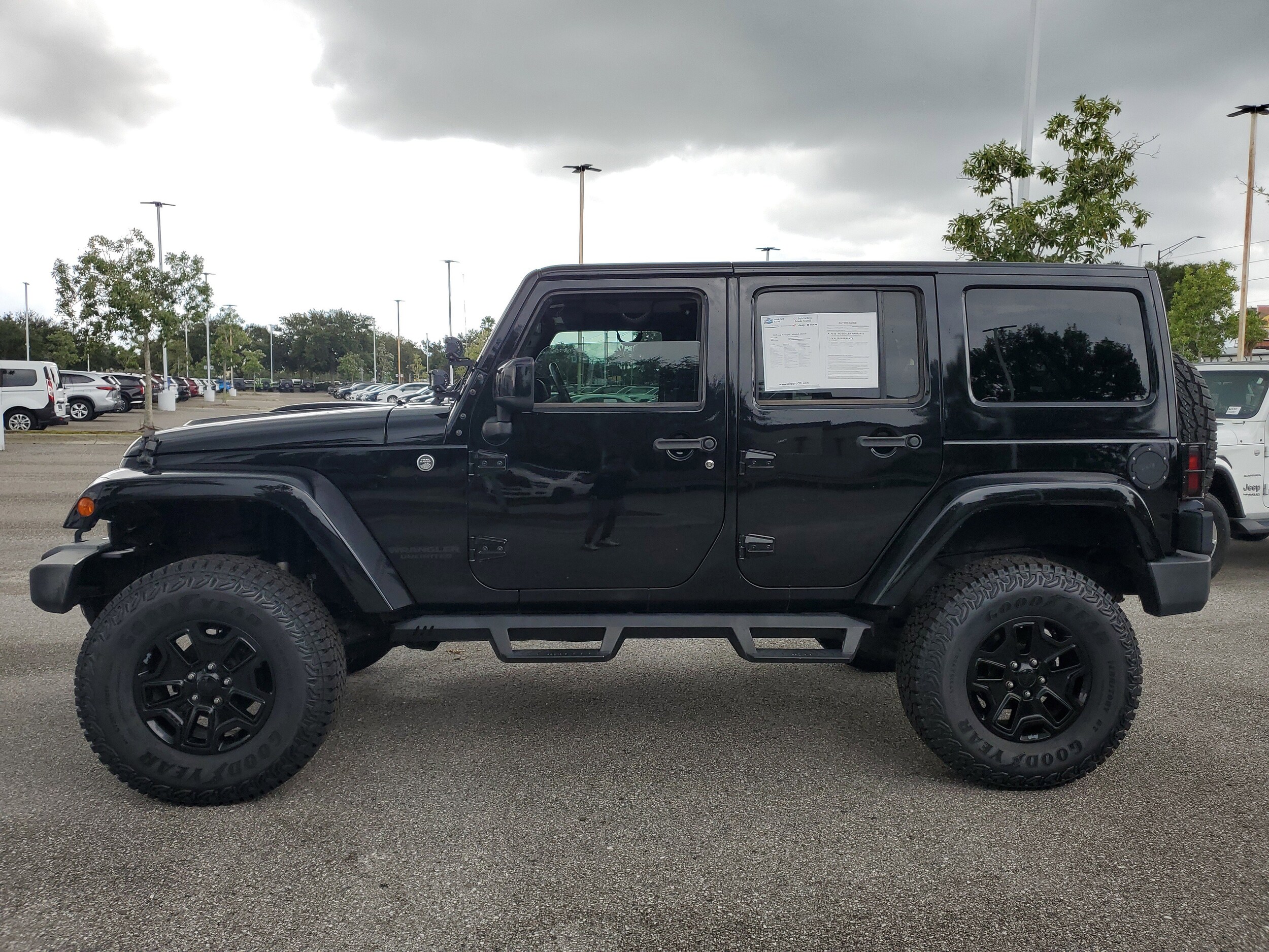 2015 Jeep Wrangler Unlimited Altitude photo 3
