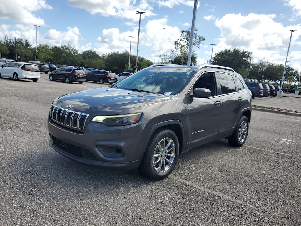 2021 Jeep Cherokee Latitude photo 2
