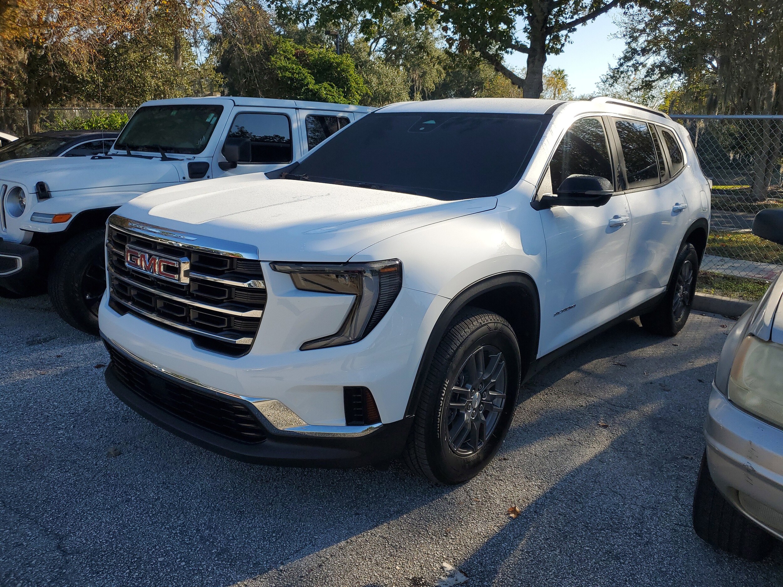 2025 Gmc Acadia Elevation photo 3