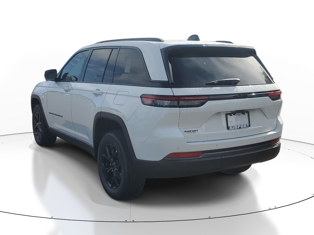 New 2026 Jeep Grand Cherokee Laredo Altitude Laredo Altitude 4x2