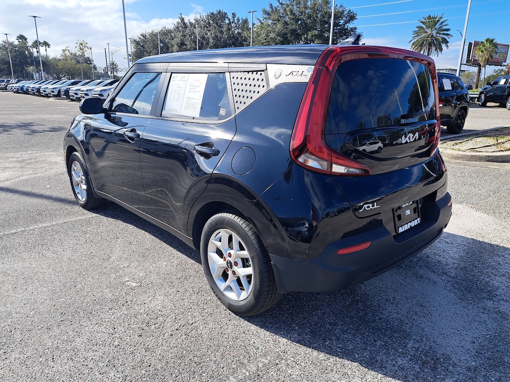Used 2022 Kia Soul LX Hatchback